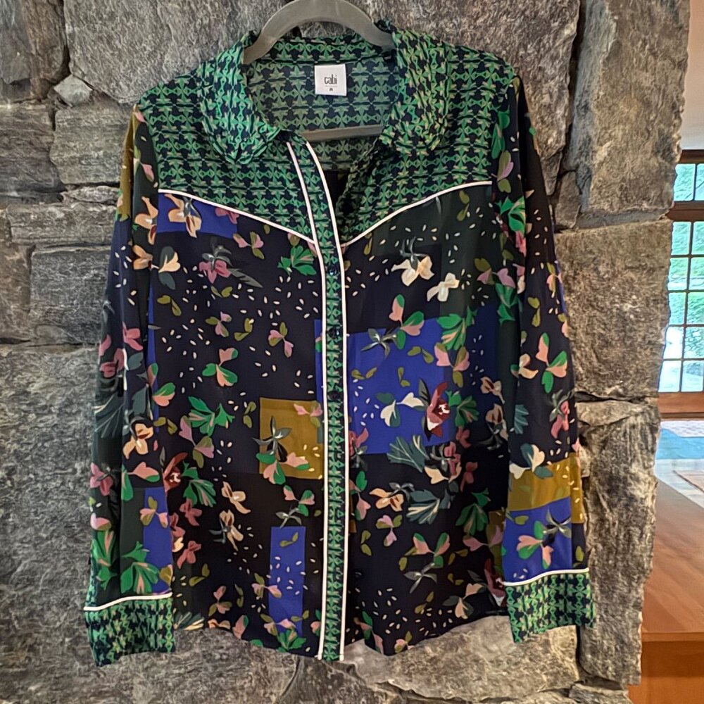 CAbi BUTTON DOWN MIXED PATTERNED FLORAL BUTTON DOWN BLOUSE; SIZE MED LIKE NEW!!